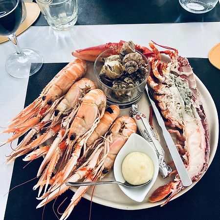 Hotel 2 Etoiles Et Restaurant Le Galet Bleu 富拉 外观 照片