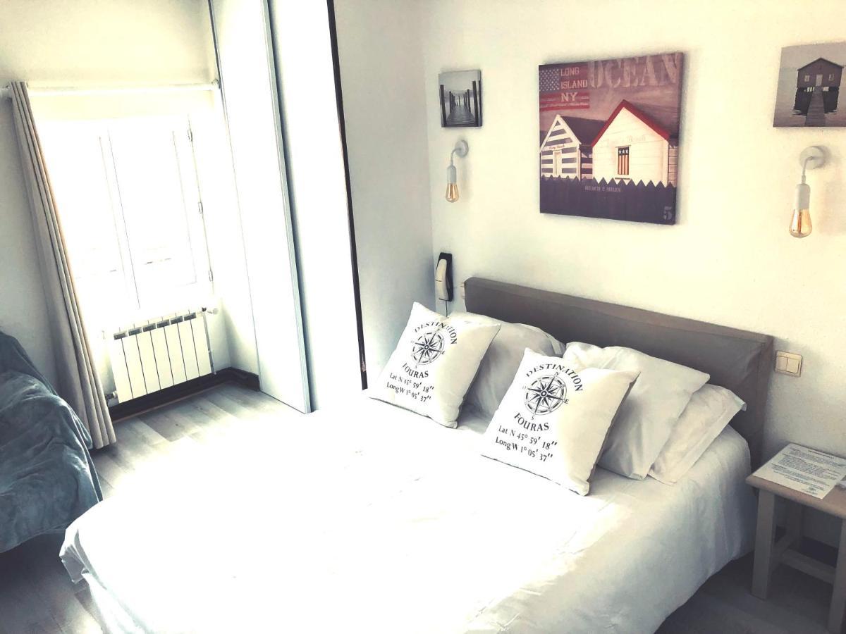 Hotel 2 Etoiles Et Restaurant Le Galet Bleu 富拉 外观 照片